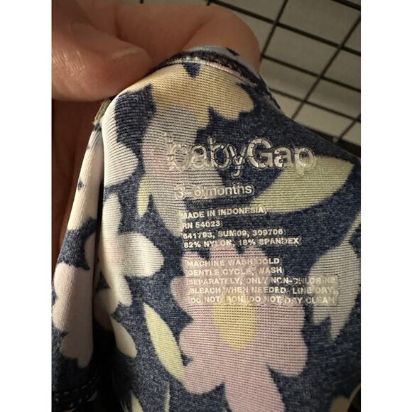 Gap Kids Floral Infant One Piece Swimsuit | 3-6 Months - Picture 4 of 4
